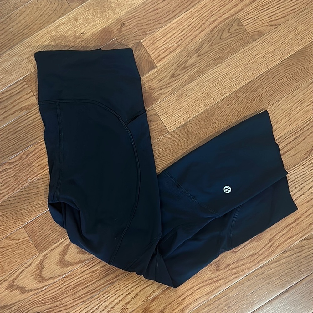 Lululemon Women’s Black Capri Leggings Size 4